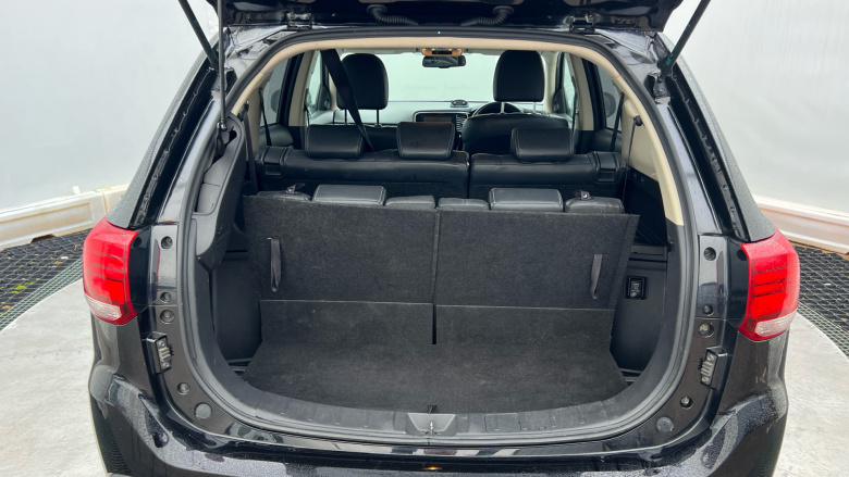 Mitsubishi Outlander 2.0 Exceed 5dr CVT Petrol Estate